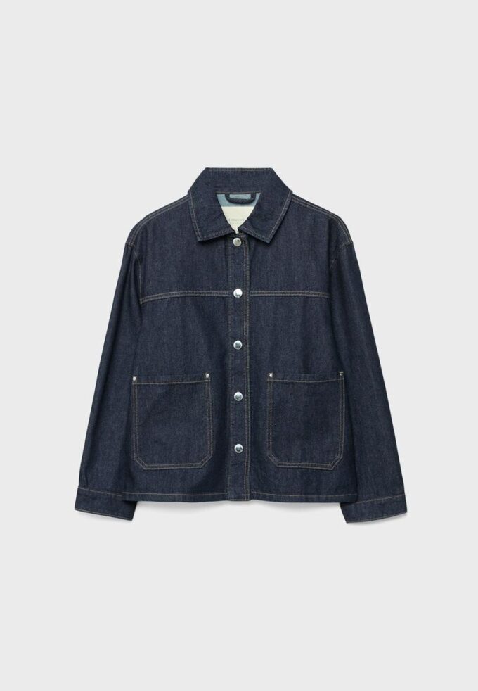Chaqueta vaquera con bolsillos