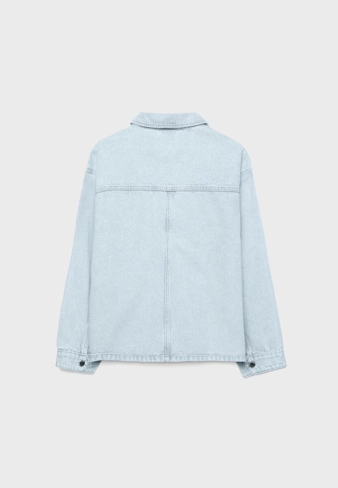 Chaqueta vaquera con bolsillos Chaqueta vaquera con bolsillos