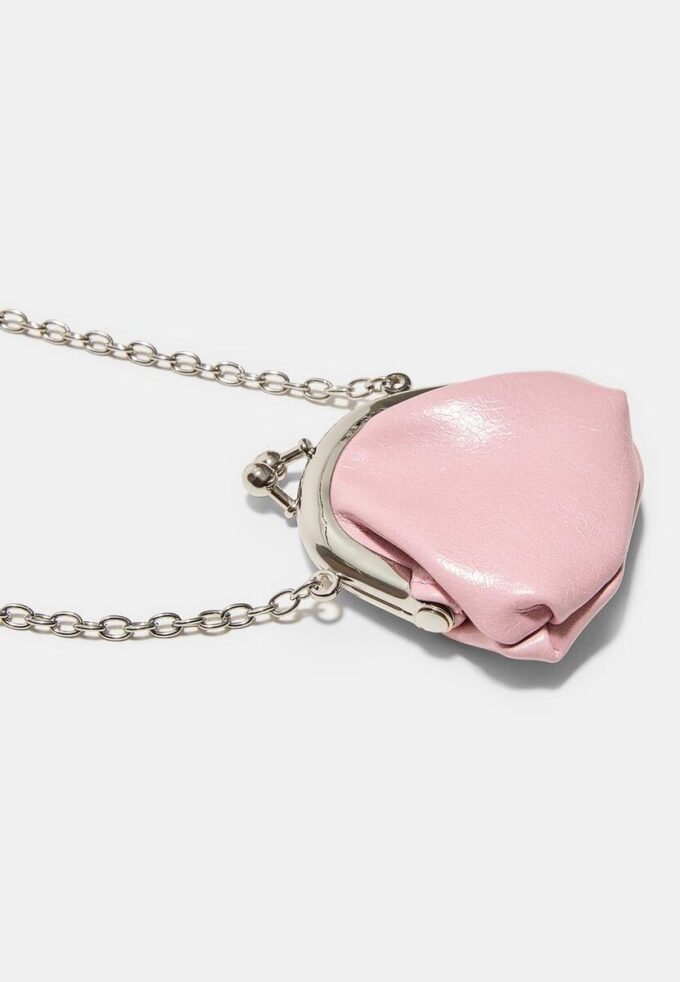 Collar con mini bolso tipo bolsa