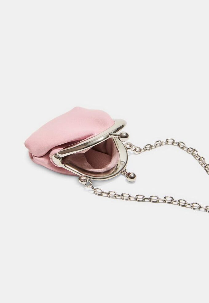 Collar con mini bolso tipo bolsa