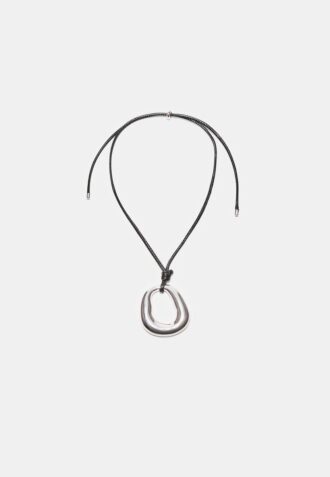 Collar de cordón con dije