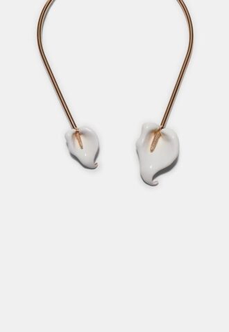 Collar gargantilla con flor de cala