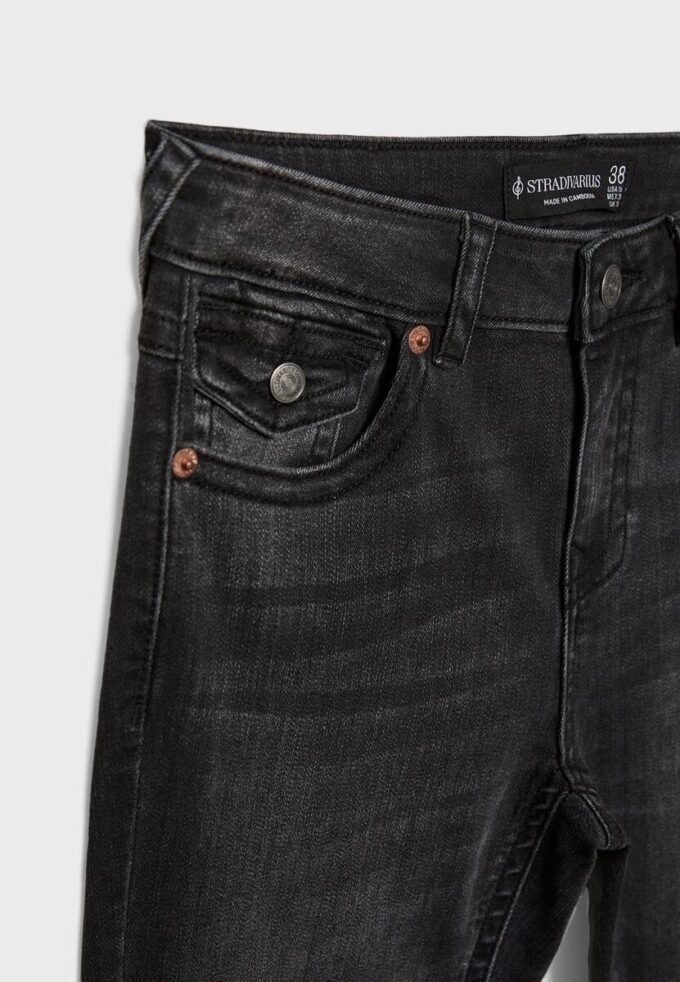 D04 Vaqueros Flared de talle bajo D04 Vaqueros Flared de talle bajo