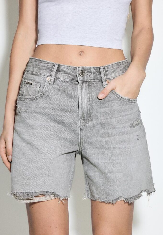 D93 Pantalones cortos de mezclilla largos D93 Pantalones cortos de mezclilla largos