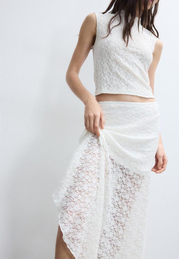 Falda midi asimétrica de encaje Falda midi asimétrica de encaje
