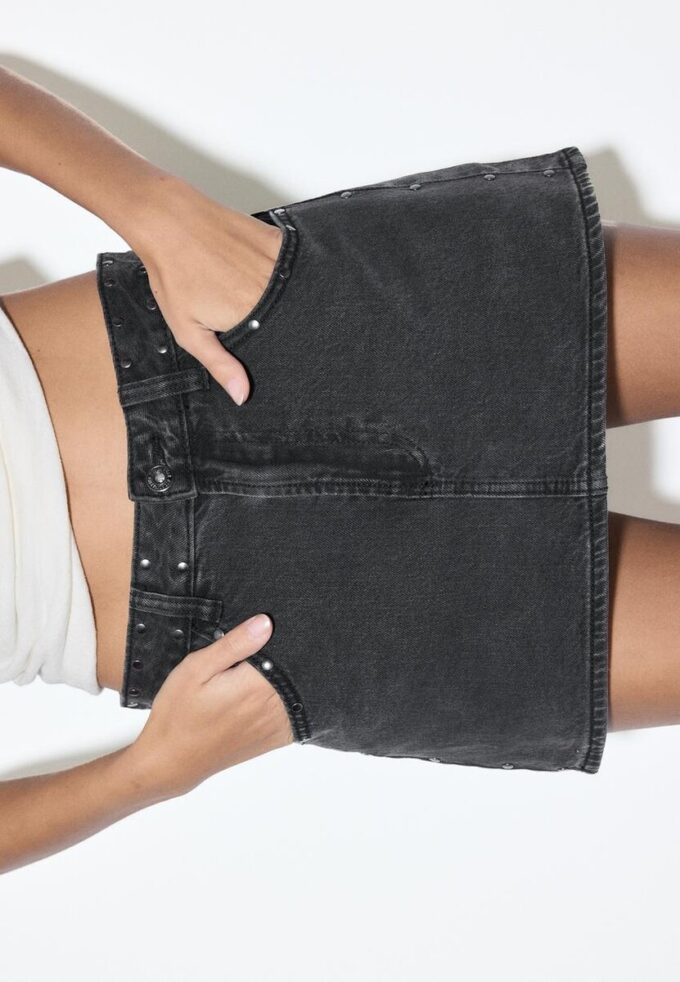 Faldita vaquera con tachuelas D62 Skort Faldita vaquera con tachuelas D62 Skort
