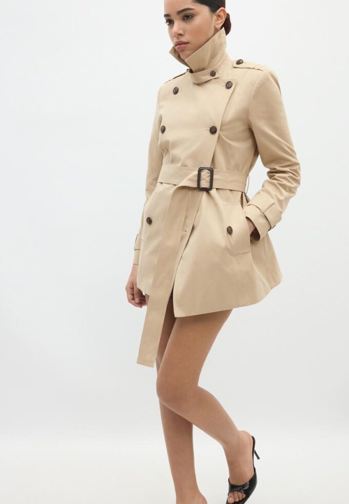 Gabardina básica corta Gabardina básica corta
