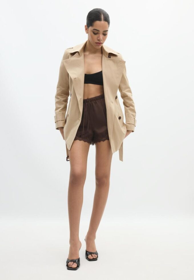 Gabardina básica corta Gabardina básica corta