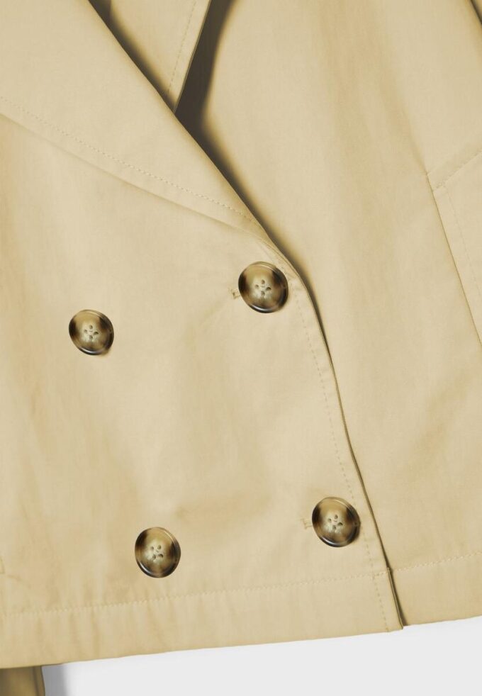 Gabardina corta de doble botonadura Gabardina corta de doble botonadura