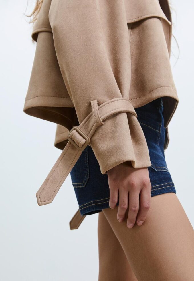Gabardina corta de imitación de gamuza Gabardina corta de imitación de gamuza