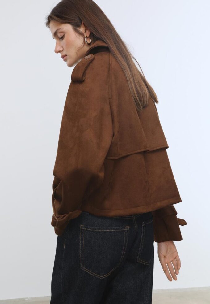 Gabardina corta de imitación de gamuza Gabardina corta de imitación de gamuza