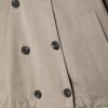 Gabardina corta de manga abullonada con capucha desmontable Gabardina corta de manga abullonada con capucha desmontable