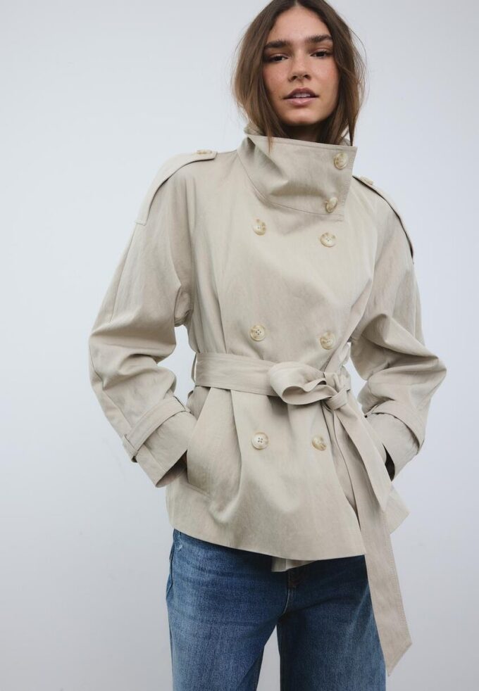 Gabardina de cuello alto Gabardina de cuello alto