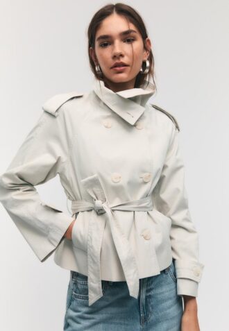 Gabardina de cuello alto con cinturón