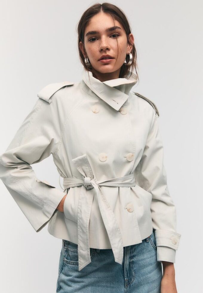 Gabardina de cuello alto con cinturón Gabardina de cuello alto con cinturón