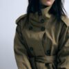 Gabardina de cuello alto con cinturón Gabardina de cuello alto con cinturón