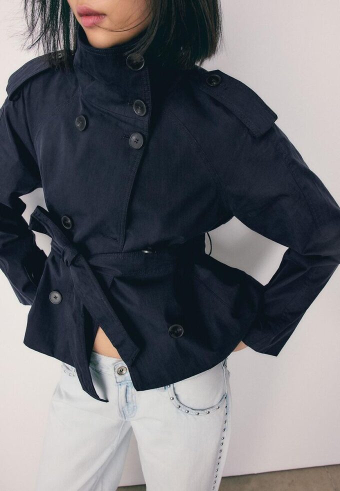 Gabardina de cuello alto con cinturón Gabardina de cuello alto con cinturón