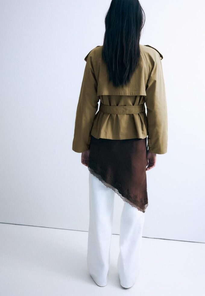 Gabardina de cuello alto con cinturón Gabardina de cuello alto con cinturón