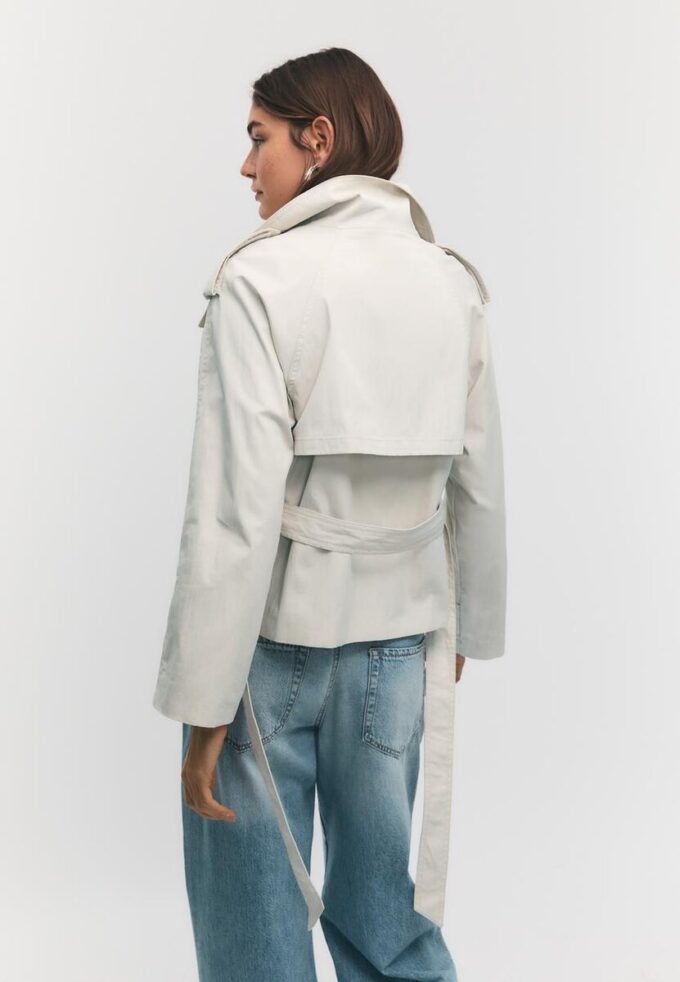 Gabardina de cuello alto con cinturón Gabardina de cuello alto con cinturón