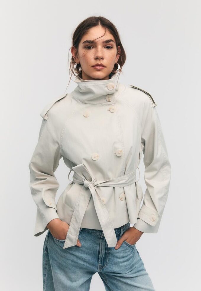 Gabardina de cuello alto con cinturón Gabardina de cuello alto con cinturón