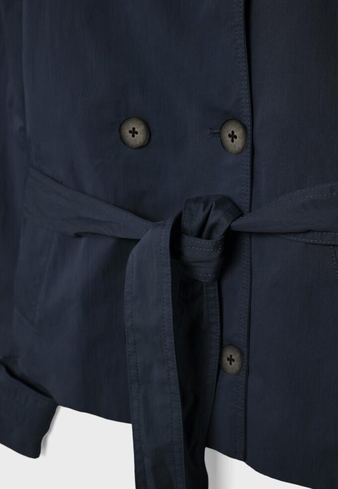 Gabardina de cuello alto con cinturón Gabardina de cuello alto con cinturón