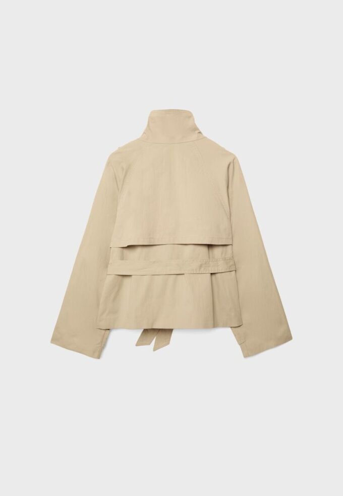 Gabardina de cuello alto con cinturón Gabardina de cuello alto con cinturón