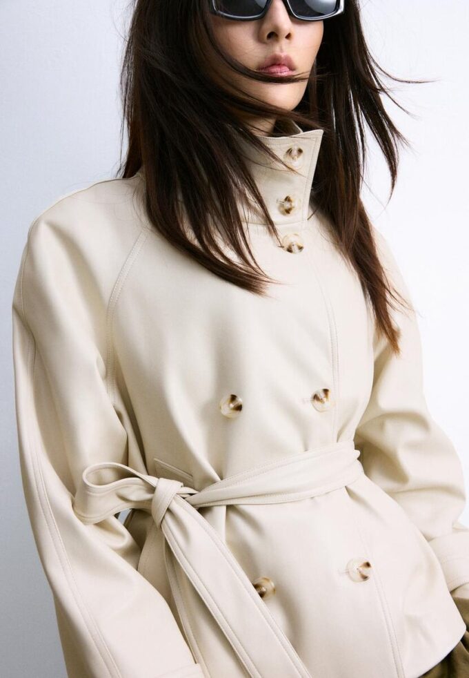 Gabardina de cuello alto con efecto piel Gabardina de cuello alto con efecto piel