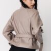 Gabardina de cuello alto con efecto piel Gabardina de cuello alto con efecto piel