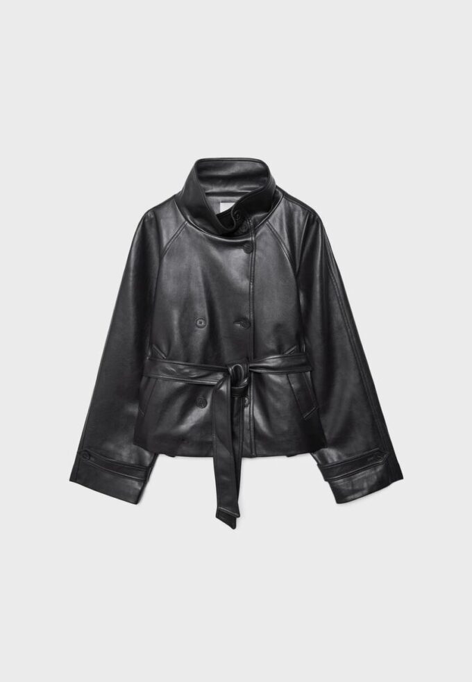 Gabardina de cuello alto con efecto piel Gabardina de cuello alto con efecto piel