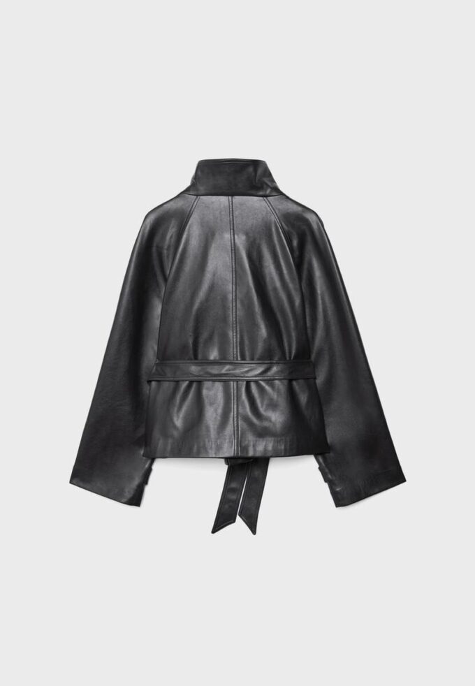 Gabardina de cuello alto con efecto piel Gabardina de cuello alto con efecto piel