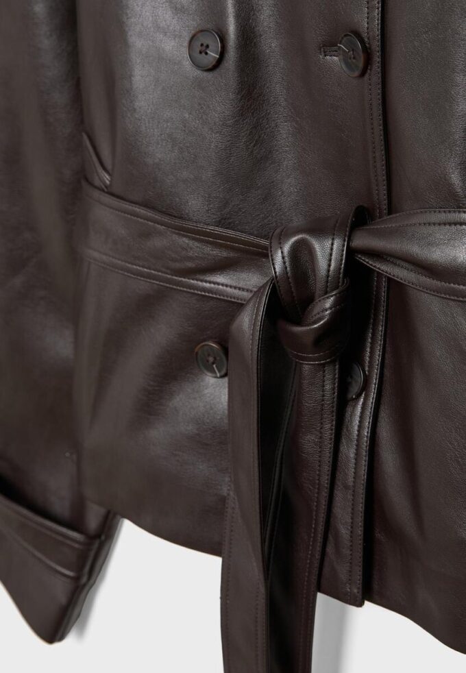 Gabardina de cuello alto con efecto piel Gabardina de cuello alto con efecto piel