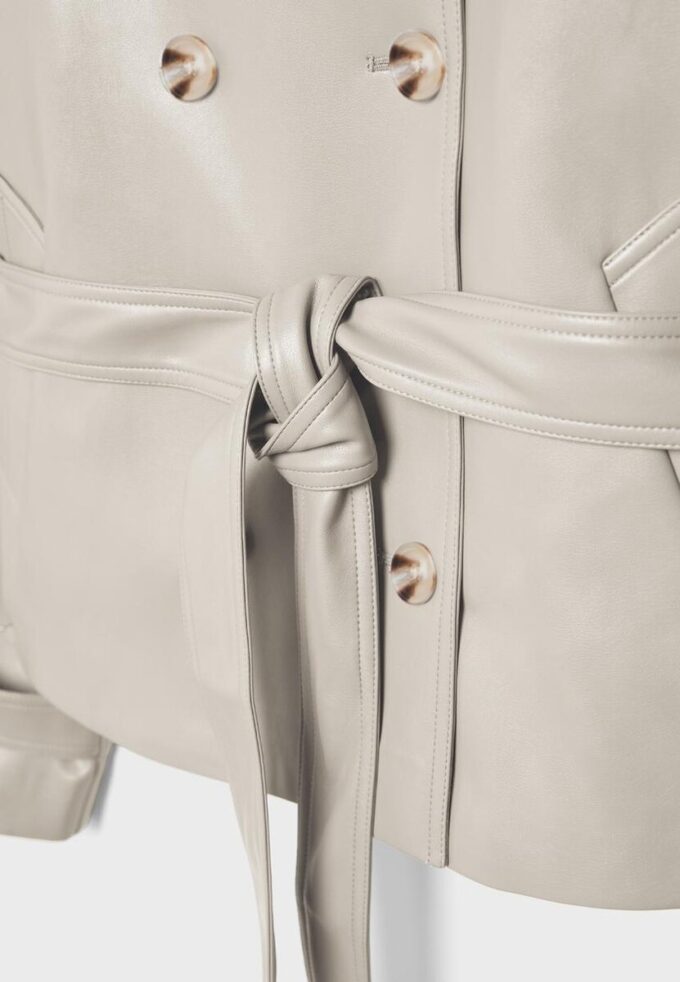 Gabardina de cuello alto con efecto piel Gabardina de cuello alto con efecto piel
