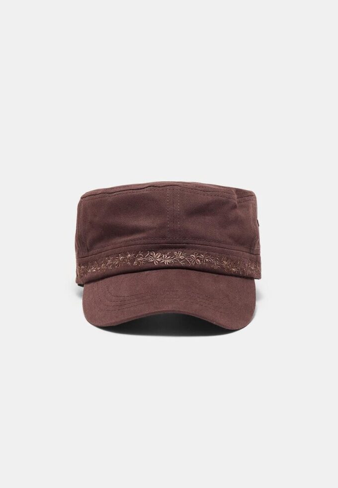 Gorra bordada