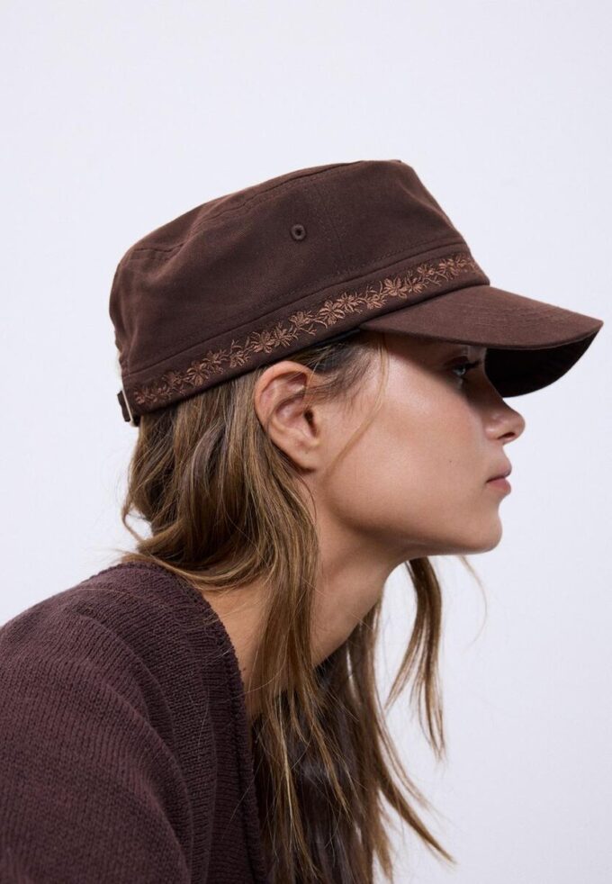 Gorra bordada