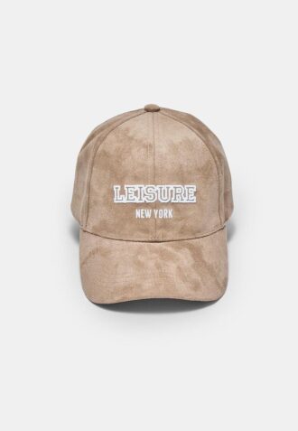 Gorra con eslogan de ante sintético