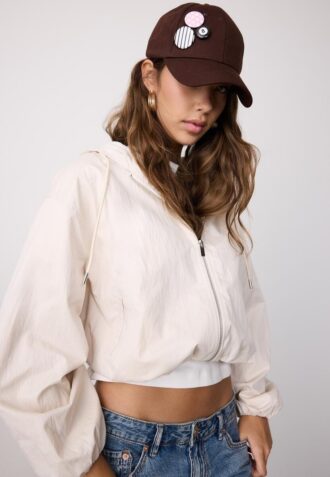 Gorra con pines