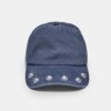 Gorra lavada con tachuelas