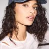 Gorra lavada con tachuelas