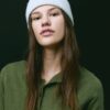 Gorro de punto acanalado con placa
