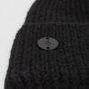 Gorro de punto acanalado con placa