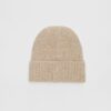 Gorro de punto acanalado con placa