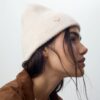 Gorro de punto acanalado con placa