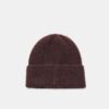 Gorro de punto acanalado con placa