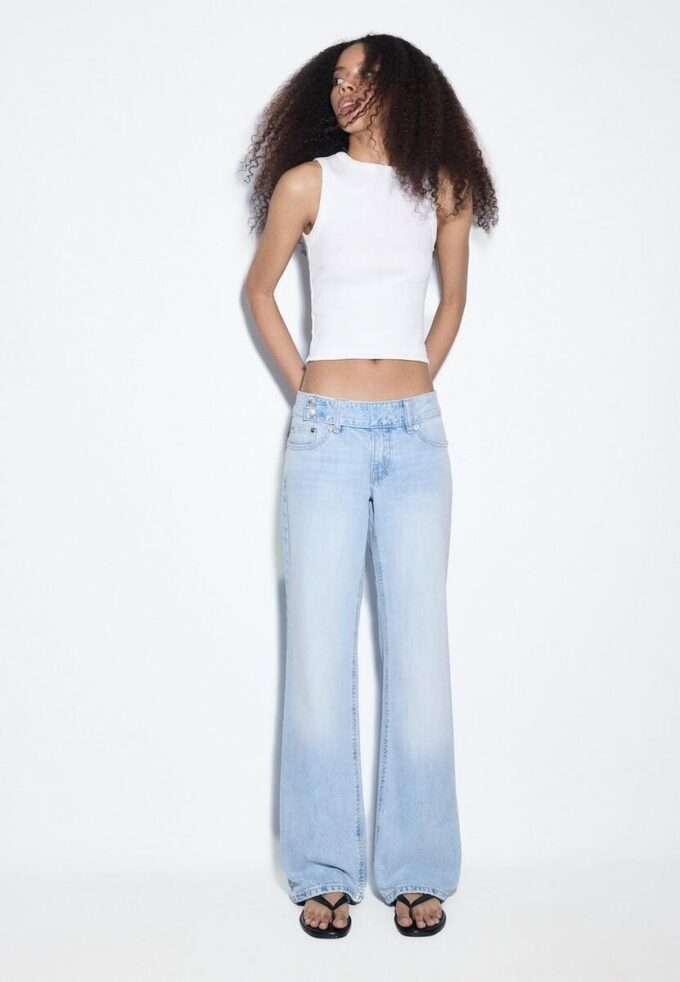 Jeans de cintura baja y pierna recta con presillas Jeans de cintura baja y pierna recta con presillas