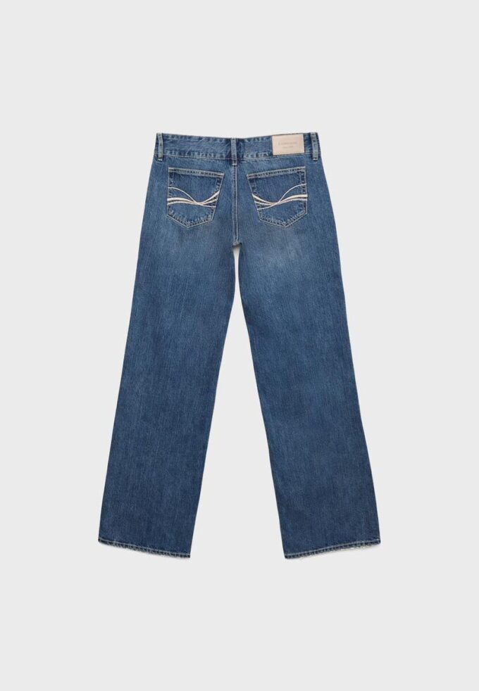 Jeans de cintura baja y pierna recta con presillas Jeans de cintura baja y pierna recta con presillas