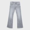 Jeans de corte acampanado y cintura baja Jeans de corte acampanado y cintura baja