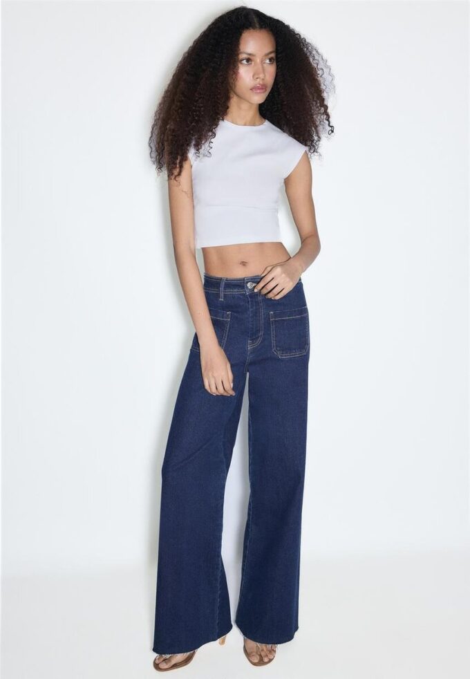 Jeans de pierna recta con bolsillos Jeans de pierna recta con bolsillos