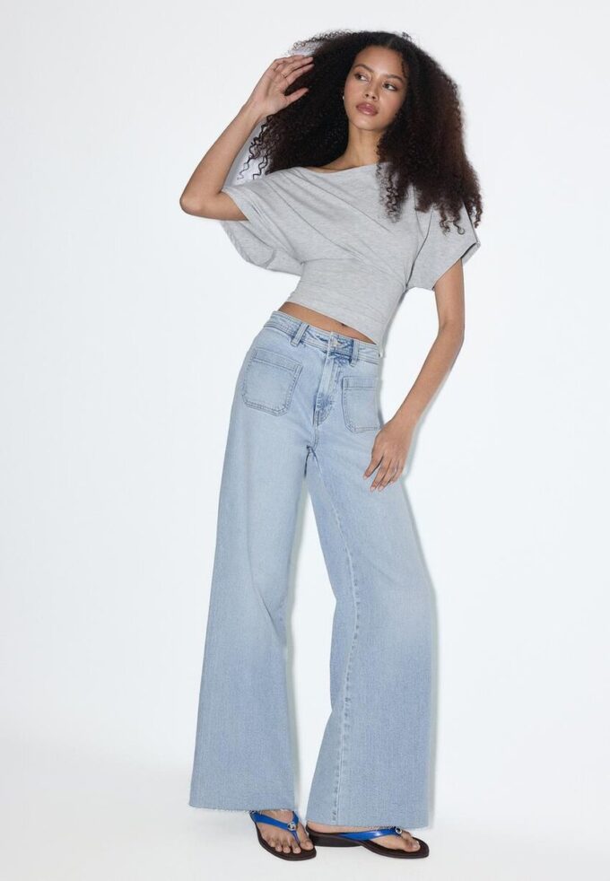 Jeans de pierna recta con bolsillos Jeans de pierna recta con bolsillos