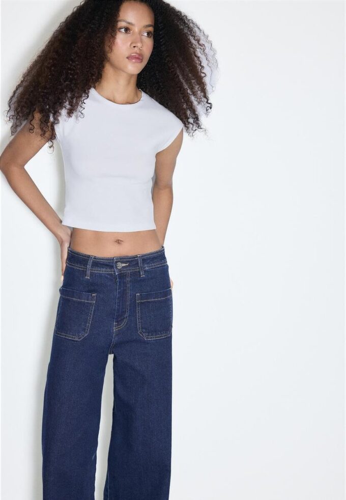 Jeans de pierna recta con bolsillos Jeans de pierna recta con bolsillos