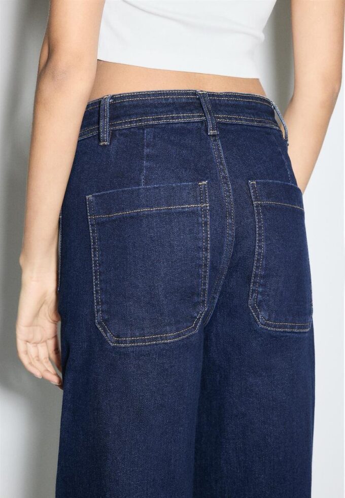 Jeans de pierna recta con bolsillos Jeans de pierna recta con bolsillos
